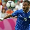 Italia se salva en los penaltis