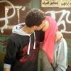 Detenidos dos adolescentes por publicar una foto besándose