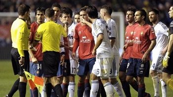 El Real Madrid da un respiro al Atléti y al Barça