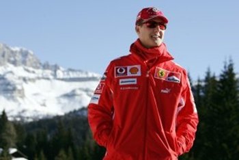 El heptacampeón mejora levemente tras su segunda intervención