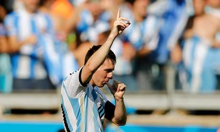 Messi salva a Argentina