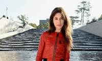 Charlotte Gainsbourg en el front row de Louis Vuitton