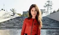 Charlotte Gainsbourg  en el front row de Louis Vuitton
