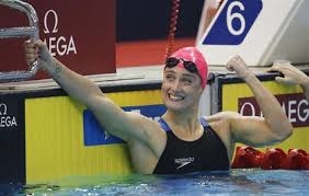 Mireia Belmonte reina en la piscina corta