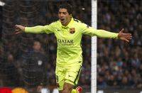 El Barcelona gana con dos goles de Luís Suárez