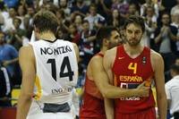 España llega sufriendo a octavos