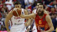 España aplasta a la selección turca