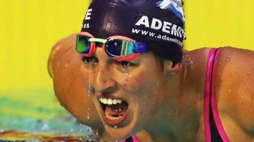 Michelle Alonso bate dos records de natación