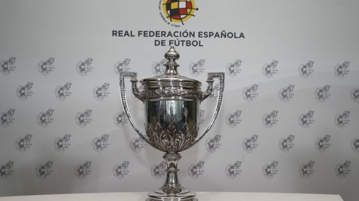 La RFEF hace entrega al Atlético de Madrid de la 'Copa Presidente'