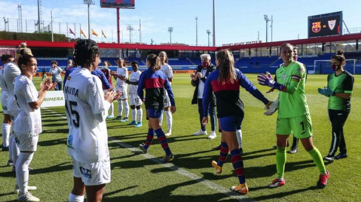 La RFEF entrega la Copa de campeón de Primera Iberdrola al FC Barcelona