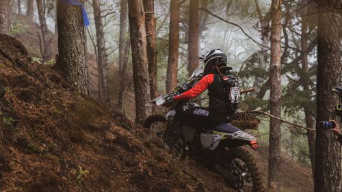 Sandra Gómez es la primera mujer que completa la prueba de Hard Enduro más extrema