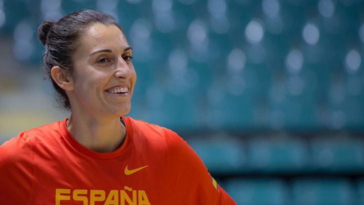 Baloncesto: Alba Torrens ya luce su histórica sexta corona
