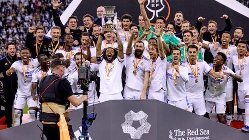Fútbol: La Supercopa se tiñe de blanco