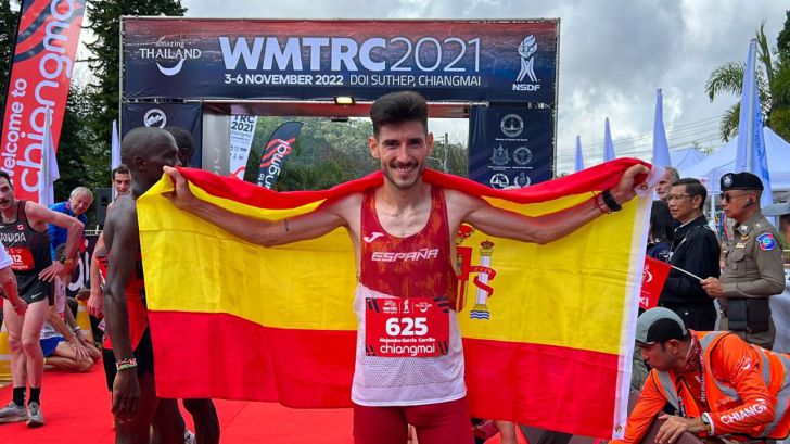 Alejandro García y el equipo masculino de atletismo, bronces en Uphill