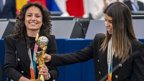 Andrés y Redondo acuden al Parlamento Europeo: "Debemos dar a las niñas del mundo referentes que las inspiren"