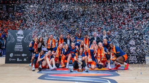 El Valencia Basket inaugura su palmarés copero