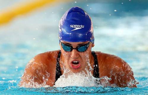 Michelle Alonso bate dos records de natación