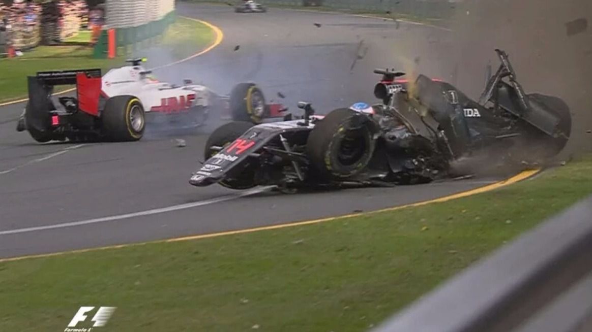 Fernando Alonso sale ileso de un espectacular accidente