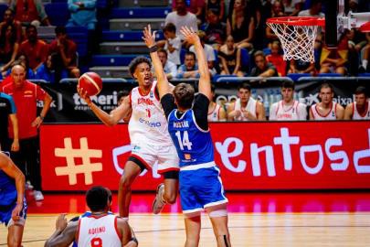 España B compite bien ante Chequia en su primer partido de preparación