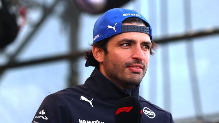 Albon suma puntos en Japón mientras Sainz espera mejores resultados