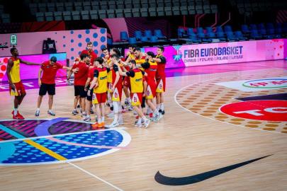 España se enfrenta a Italia en un duelo clave para los octavos del Eurobasket
