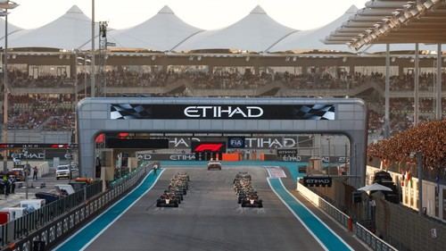 F1 revela horarios de inicio de carreras para la temporada 2025