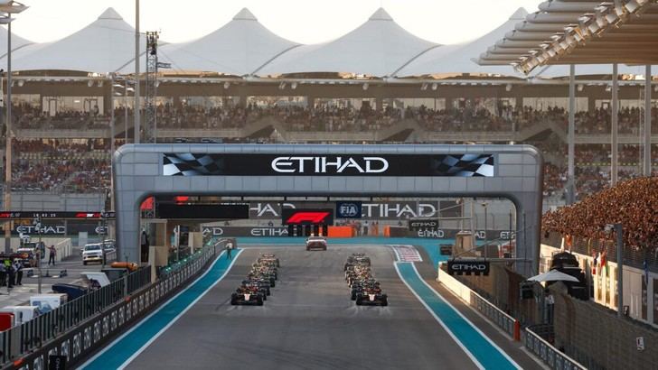 F1 revela horarios de inicio de carreras para la temporada 2025