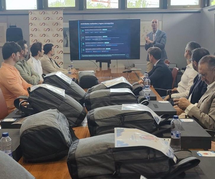 Diez federaciones deportivas españolas reciben innovador traje inteligente para mejorar el rendimiento atlético