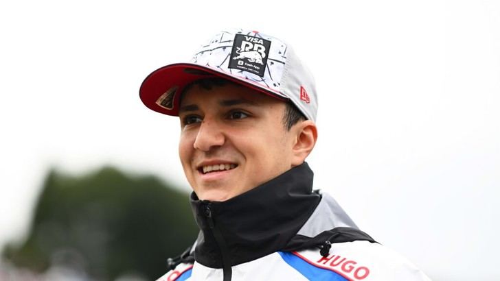 Hadjar celebra su primer punto en F1 tras una carrera perfecta en Japón