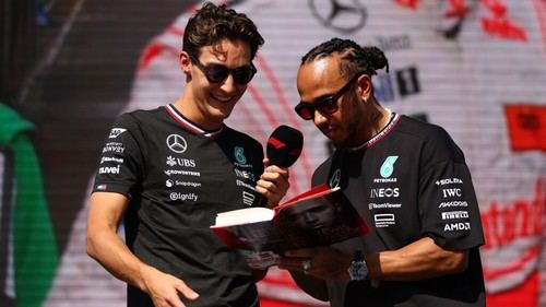 Russell elogia a Hamilton tras la emocionante carrera en Abu Dhabi