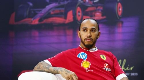 Hamilton transforma la crítica en motivación en su nueva etapa con Ferrari