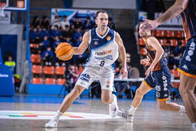 Vitor Benite brilla en la victoria del Fuenlabrada y Monbus Obradoiro logra su primer triunfo