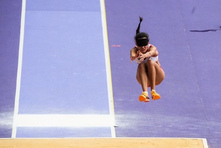 Alba García, campeona mundial de salto de longitud en Nueva Delhi