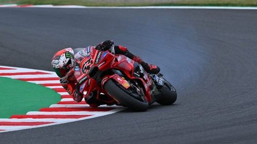 Los mejores momentos de MotoGP 2025: un repaso emocionante