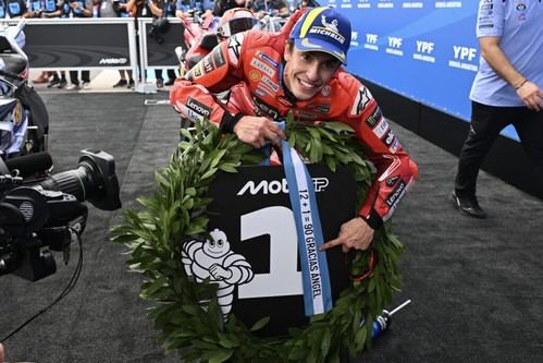 Marc Márquez iguala el récord de 90 victorias de Ángel Nieto en Argentina