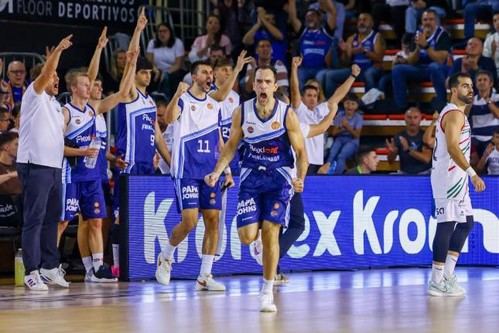 Duelo de invictos por el liderato en el Coliseum de A Coruña