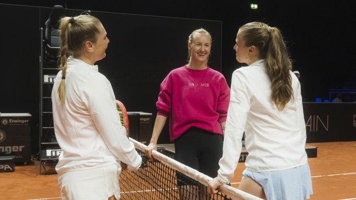 Deportistas respaldadas por Porsche unen tenis y automovilismo en un evento inspirador