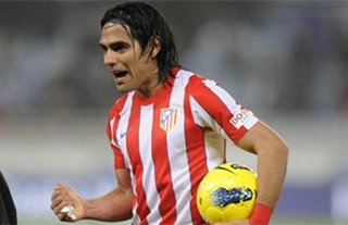 Fiesta del fútbol a orillas del Guadalquivir