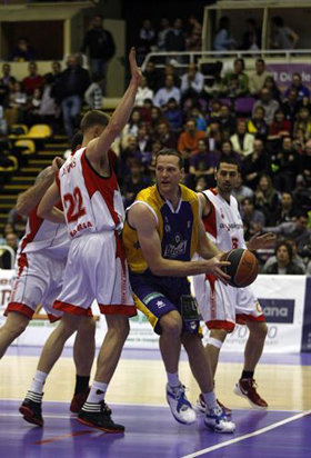 El Blancos de Rueda amarga la dulce racha del Assignia Manresa